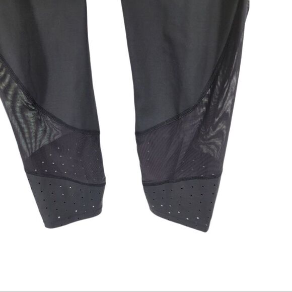 Athleta Laser Mesh Sonar Capri Tight Black S - Picture 8 of 8